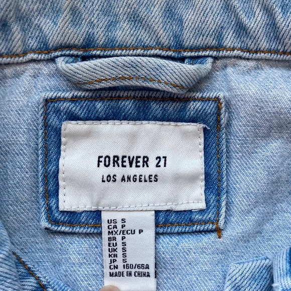 Forever 21 Denim Jacket | Light Wash | Size S | Distressed Vintage style - Picture 7 of 8
